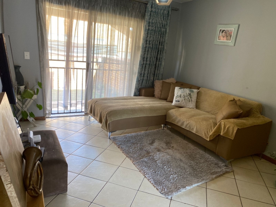 2 Bedroom Property for Sale in Roodepoort Gauteng