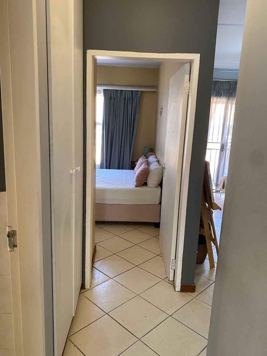 2 Bedroom Property for Sale in Roodepoort Gauteng