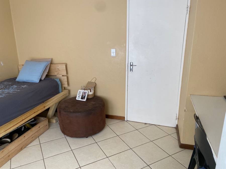 2 Bedroom Property for Sale in Roodepoort Gauteng
