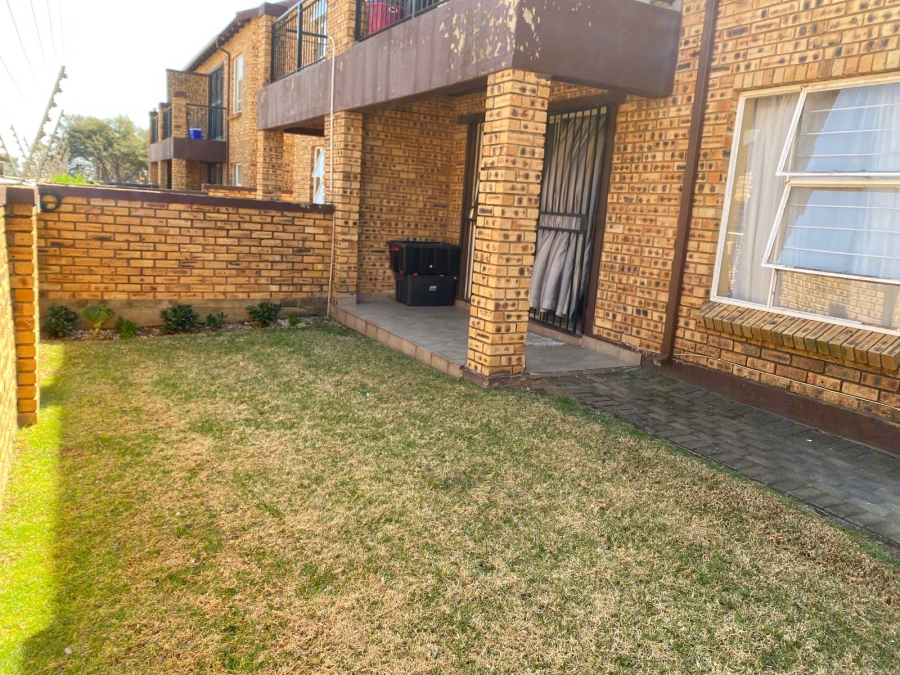 2 Bedroom Property for Sale in Roodepoort Gauteng