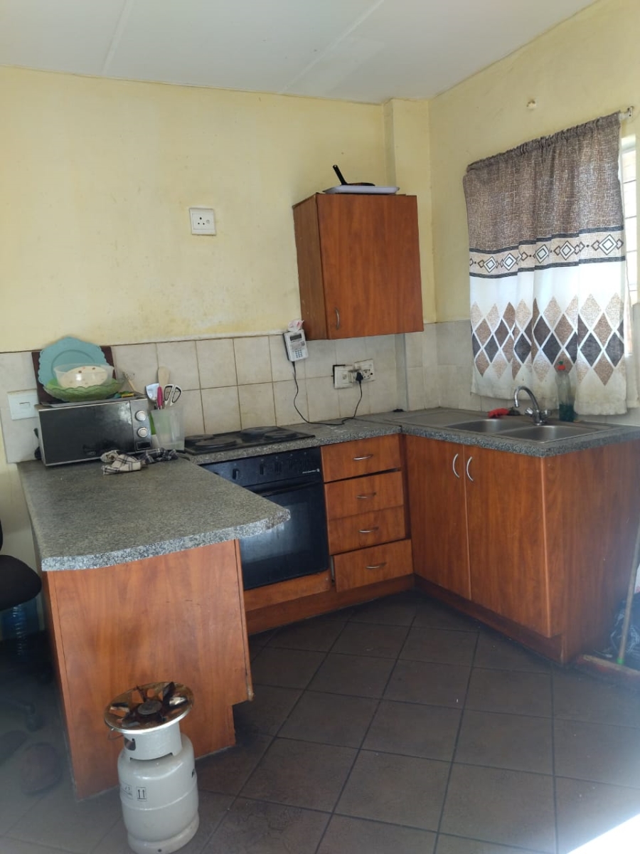 2 Bedroom Property for Sale in Roodepoort Gauteng