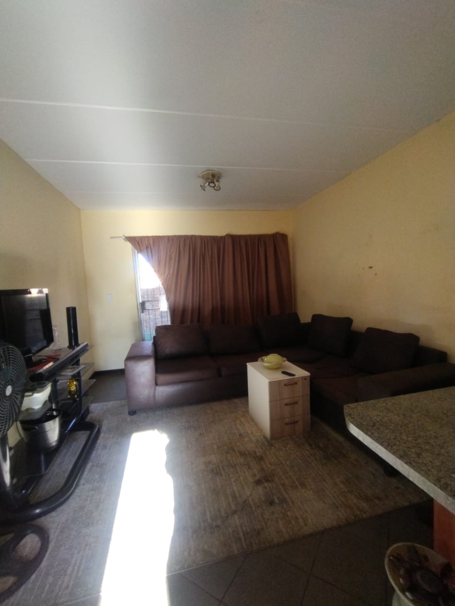 2 Bedroom Property for Sale in Roodepoort Gauteng
