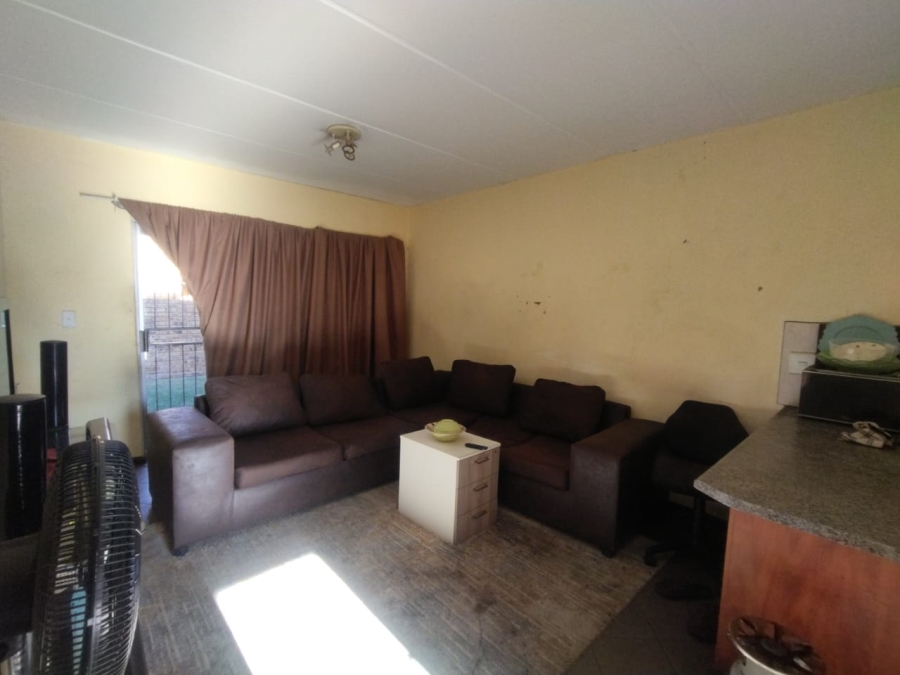 2 Bedroom Property for Sale in Roodepoort Gauteng