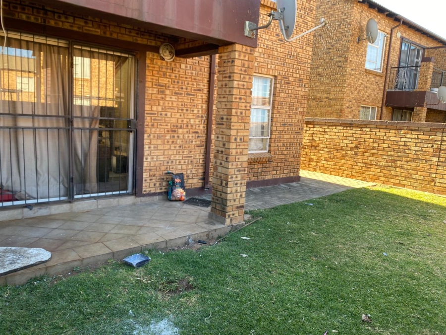 2 Bedroom Property for Sale in Roodepoort Gauteng