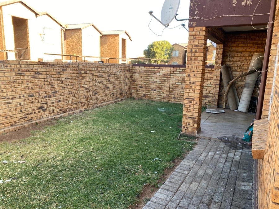 2 Bedroom Property for Sale in Roodepoort Gauteng