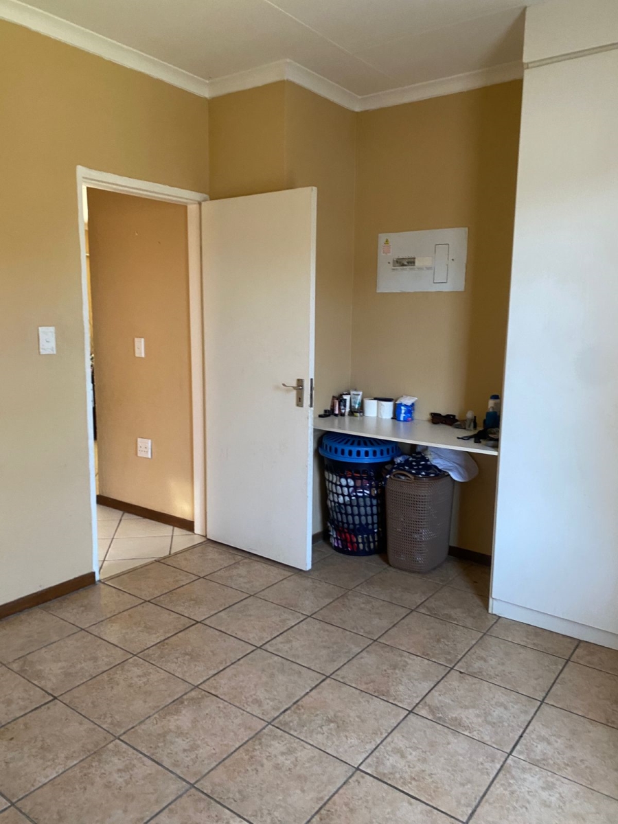 2 Bedroom Property for Sale in Honeypark Gauteng