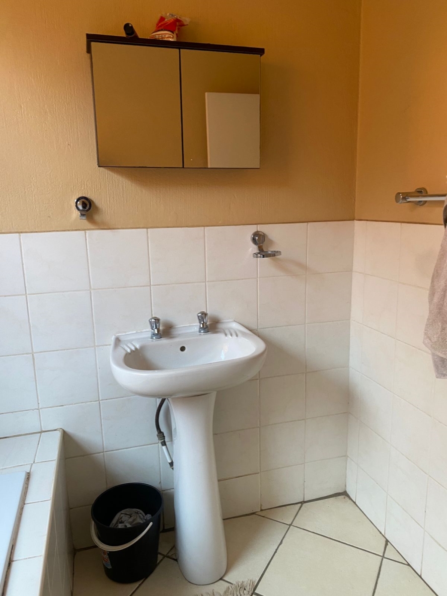 2 Bedroom Property for Sale in Honeypark Gauteng