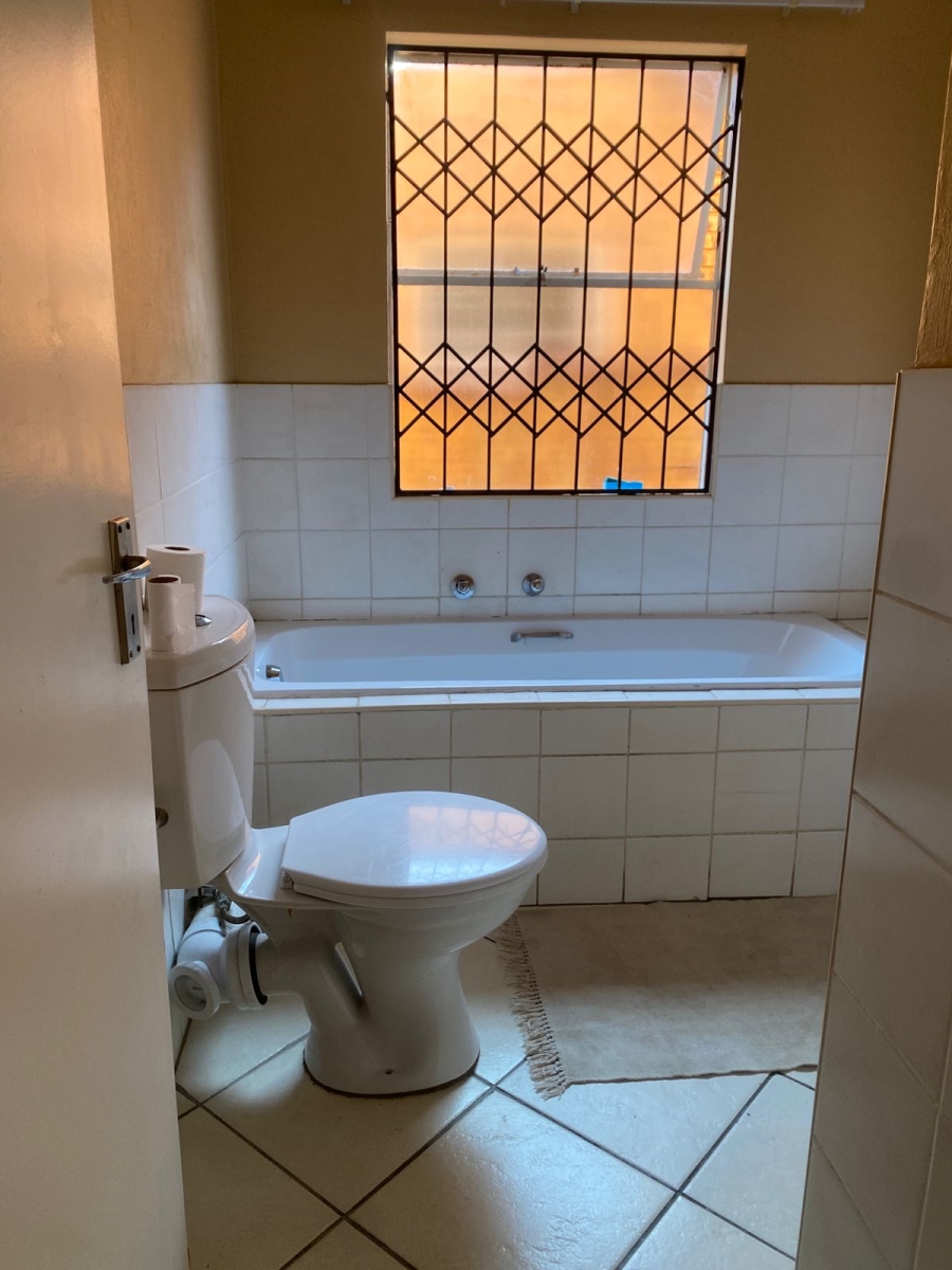 2 Bedroom Property for Sale in Honeypark Gauteng