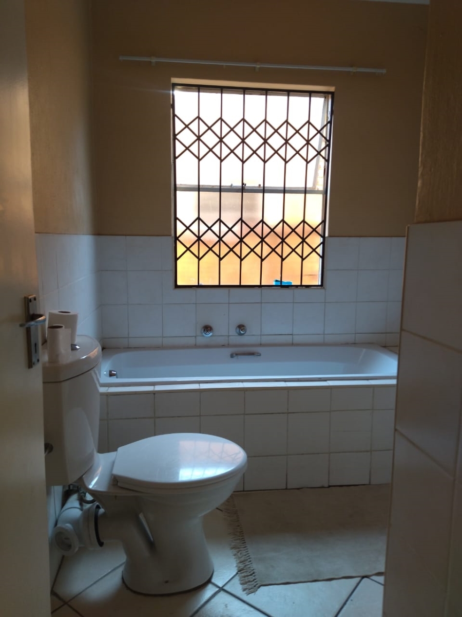 2 Bedroom Property for Sale in Honeypark Gauteng