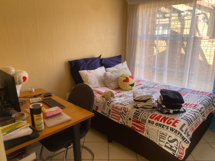 3 Bedroom Property for Sale in Honeypark Gauteng