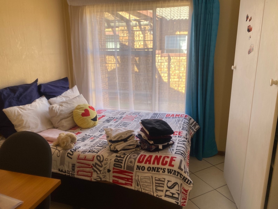 3 Bedroom Property for Sale in Honeypark Gauteng