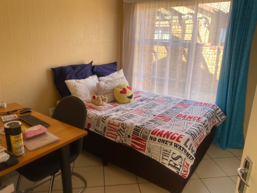 3 Bedroom Property for Sale in Honeypark Gauteng