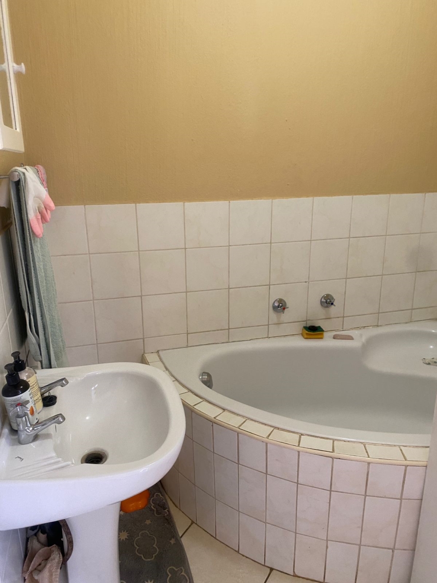 3 Bedroom Property for Sale in Honeypark Gauteng