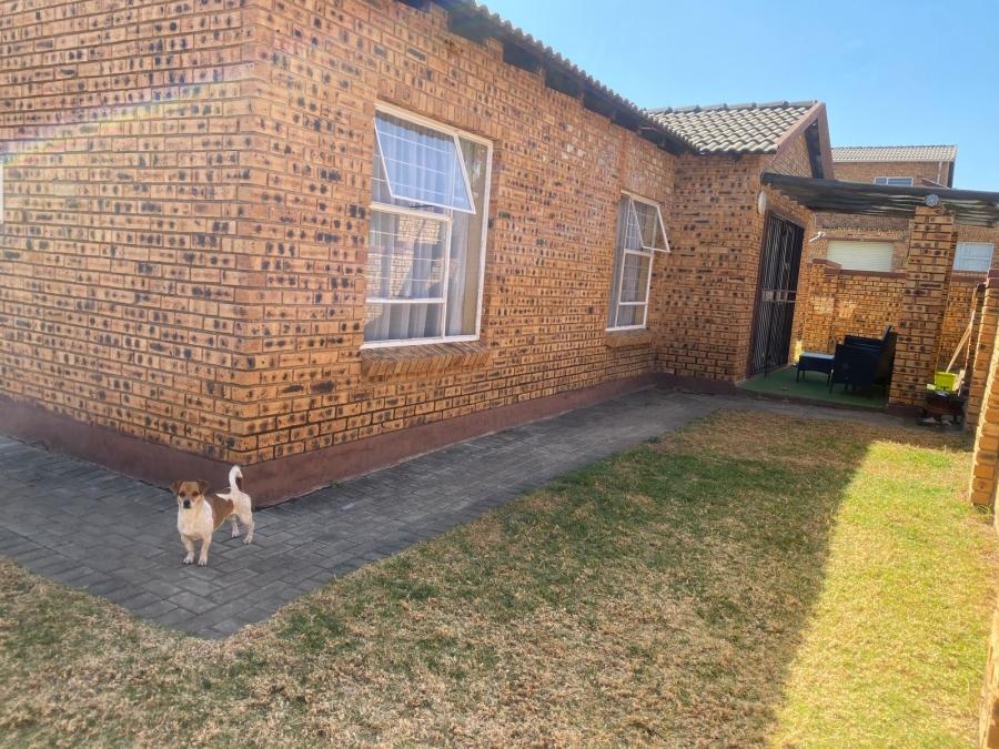 3 Bedroom Property for Sale in Honeypark Gauteng