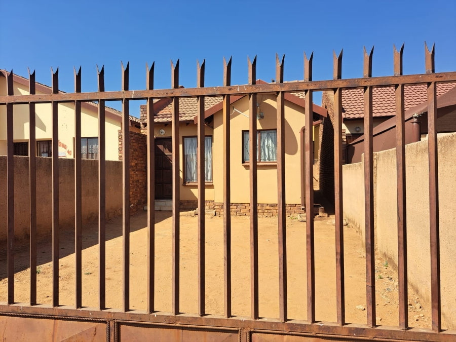 2 Bedroom Property for Sale in Soshanguve VV Gauteng