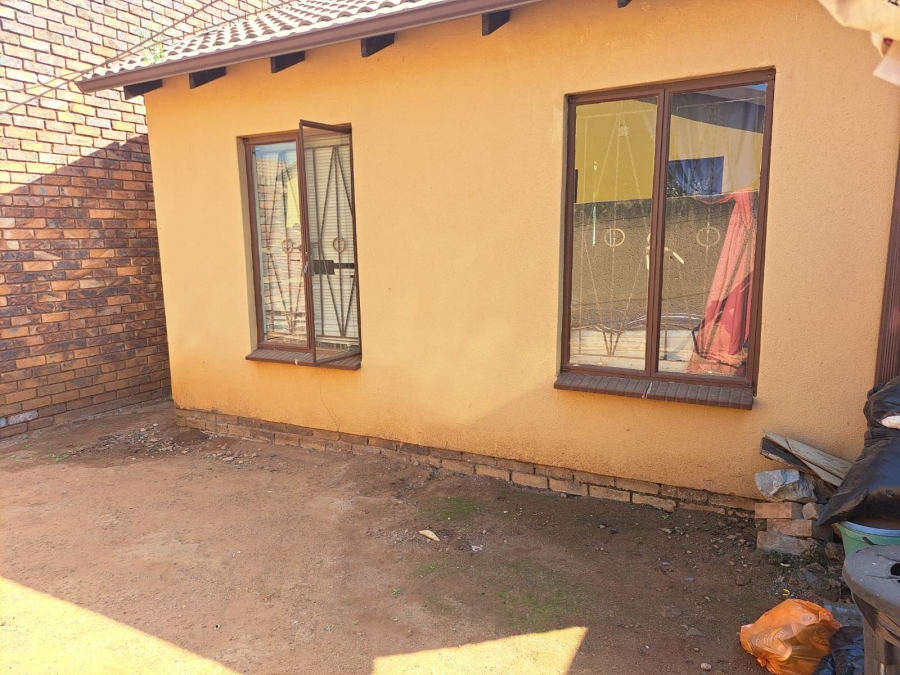 2 Bedroom Property for Sale in Soshanguve VV Gauteng