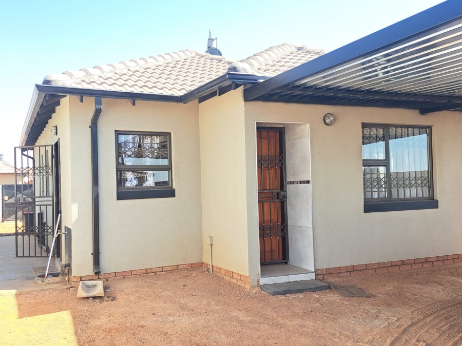 3 Bedroom Property for Sale in Soshanguve YY Gauteng