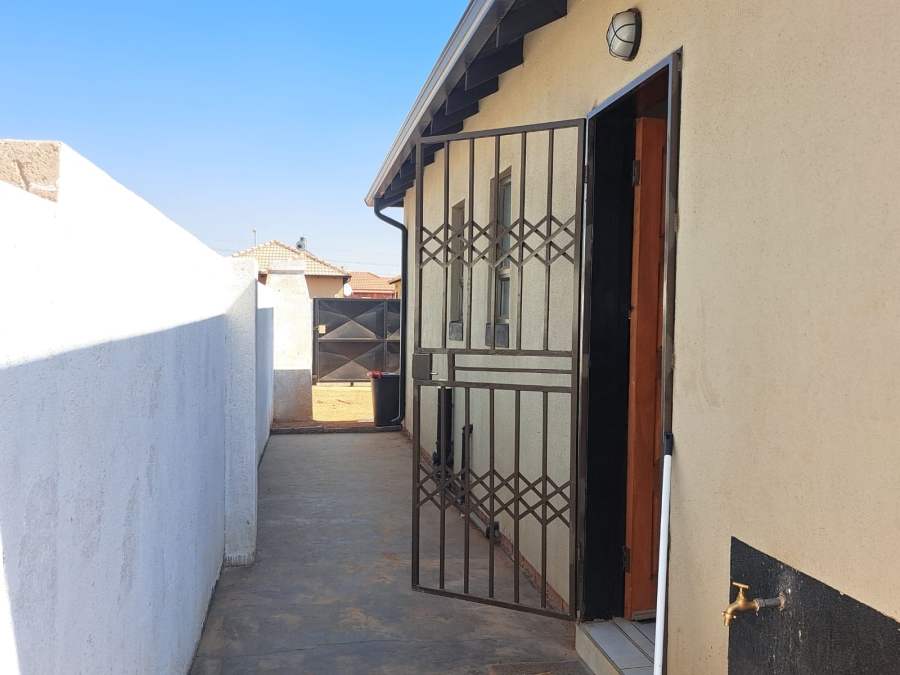 3 Bedroom Property for Sale in Soshanguve YY Gauteng
