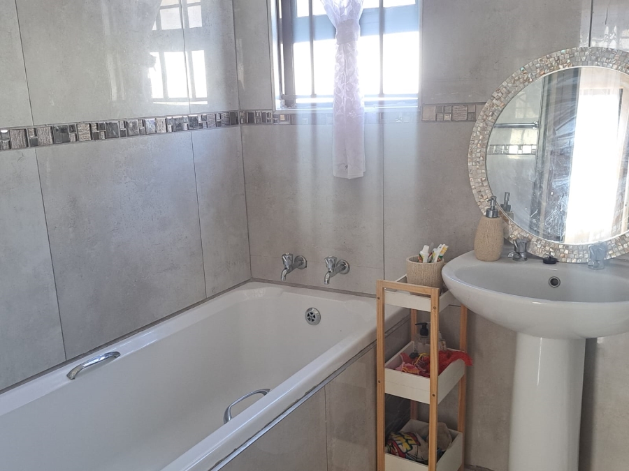 3 Bedroom Property for Sale in Soshanguve YY Gauteng
