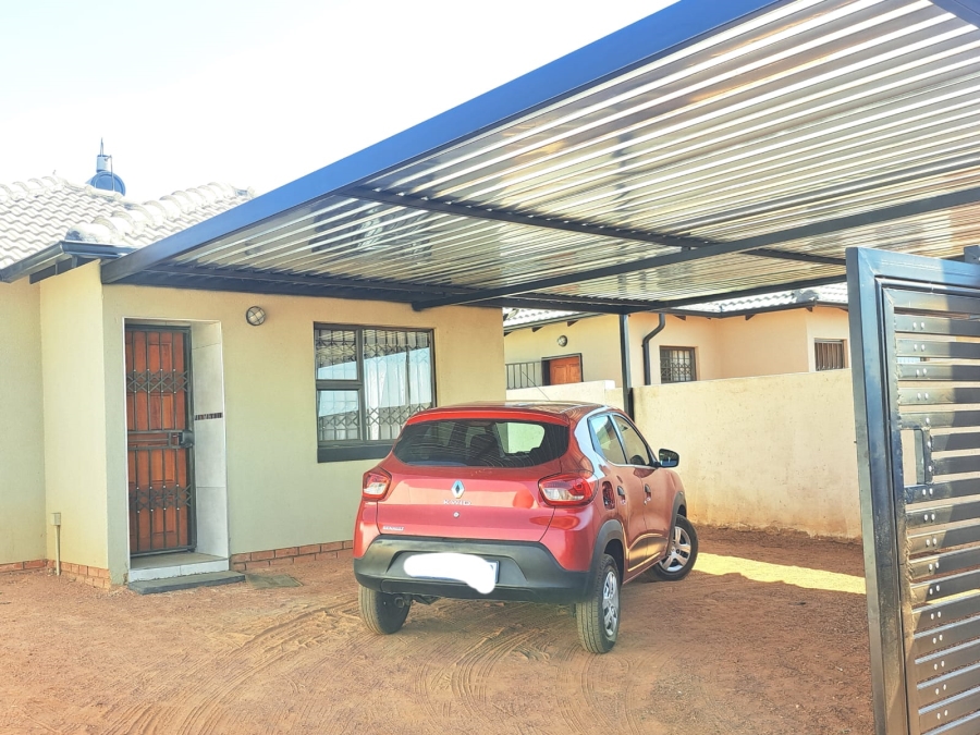 3 Bedroom Property for Sale in Soshanguve YY Gauteng
