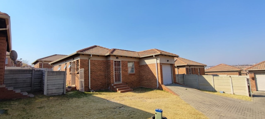 3 Bedroom Property for Sale in Thatch Hill Estate Gauteng