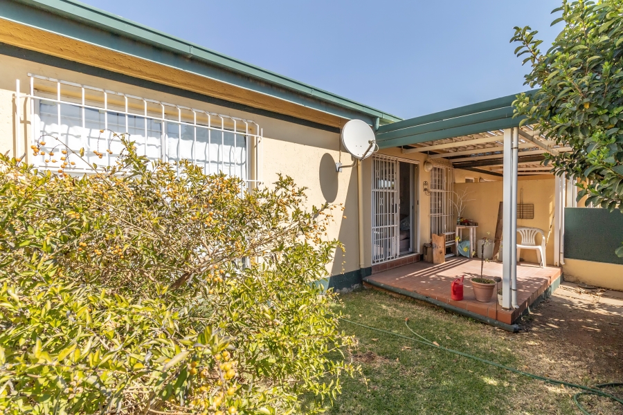 2 Bedroom Property for Sale in Strubensvallei Gauteng