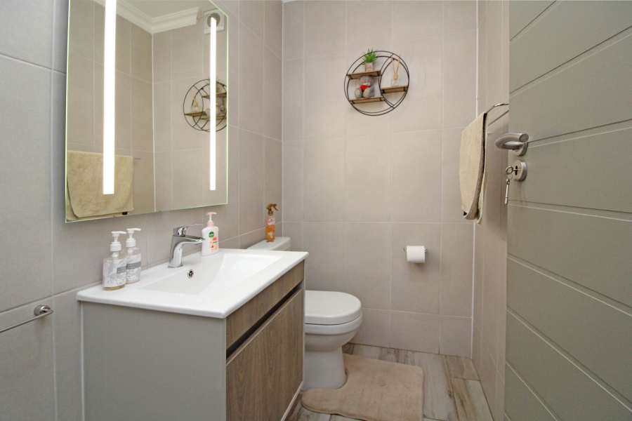 2 Bedroom Property for Sale in Carlswald Gauteng