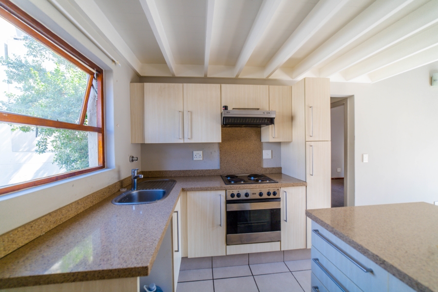 To Let 1 Bedroom Property for Rent in Fourways Gauteng