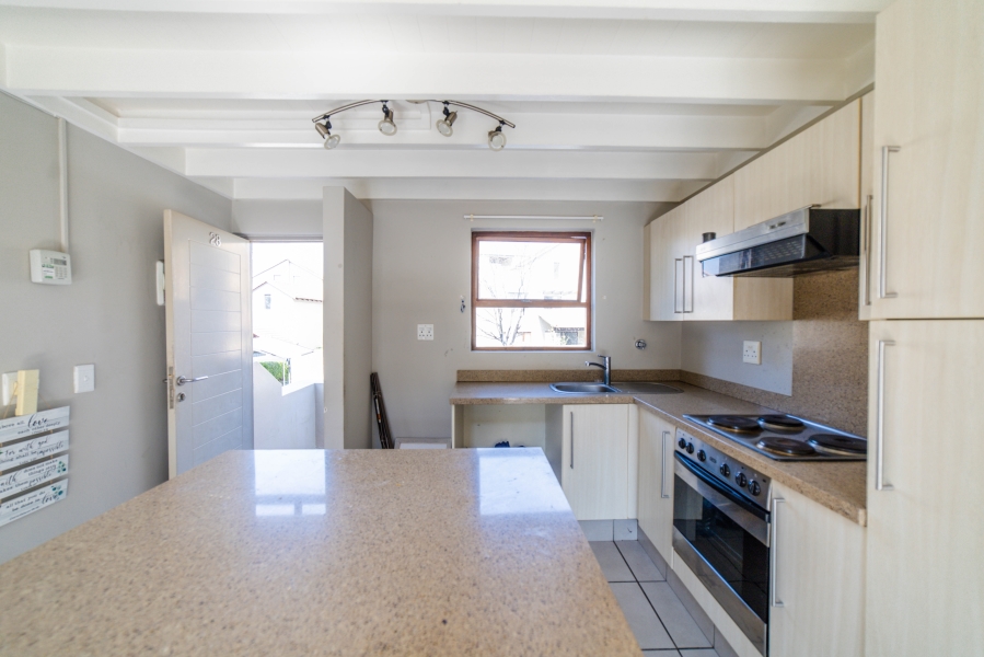 To Let 1 Bedroom Property for Rent in Fourways Gauteng