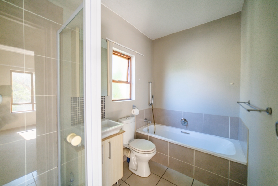 To Let 1 Bedroom Property for Rent in Fourways Gauteng