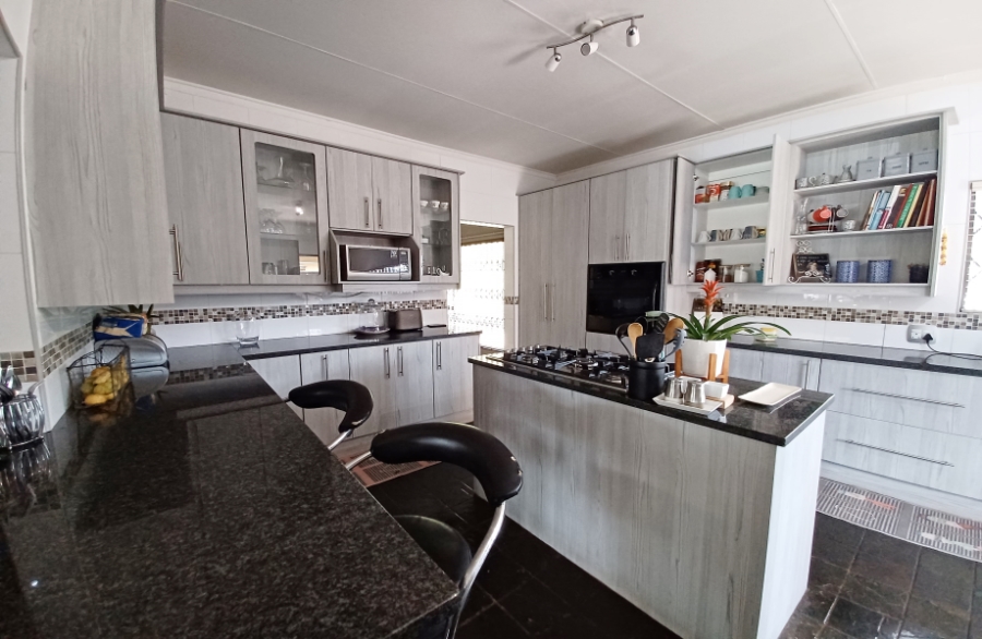3 Bedroom Property for Sale in Vanderbijlpark SE 2 Gauteng