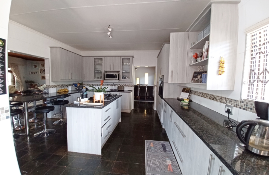 3 Bedroom Property for Sale in Vanderbijlpark SE 2 Gauteng