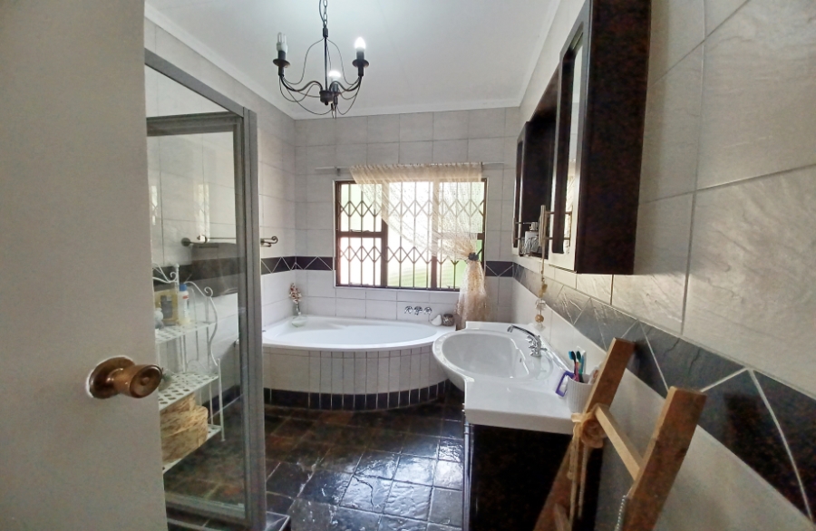 3 Bedroom Property for Sale in Vanderbijlpark SE 2 Gauteng