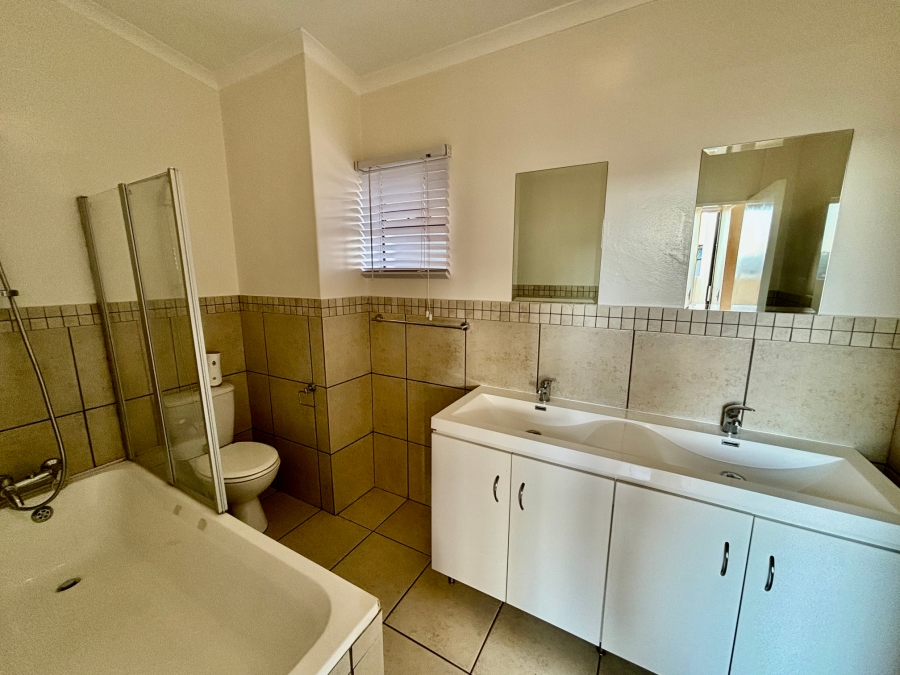 2 Bedroom Property for Sale in Barbeque Downs Gauteng