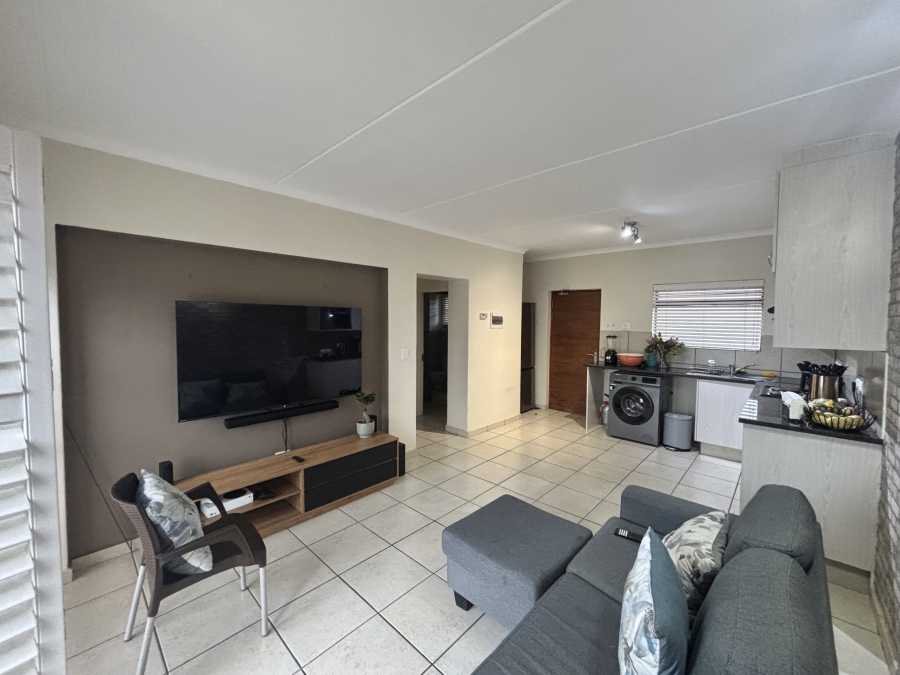 2 Bedroom Property for Sale in Barbeque Downs Gauteng