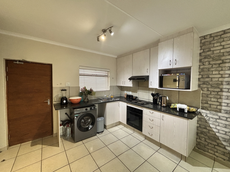 2 Bedroom Property for Sale in Barbeque Downs Gauteng