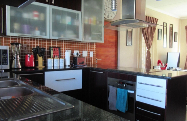 2 Bedroom Property for Sale in Amorosa Gauteng