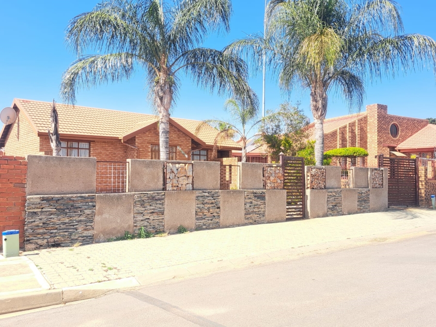 3 Bedroom Property for Sale in Soshanguve East Gauteng