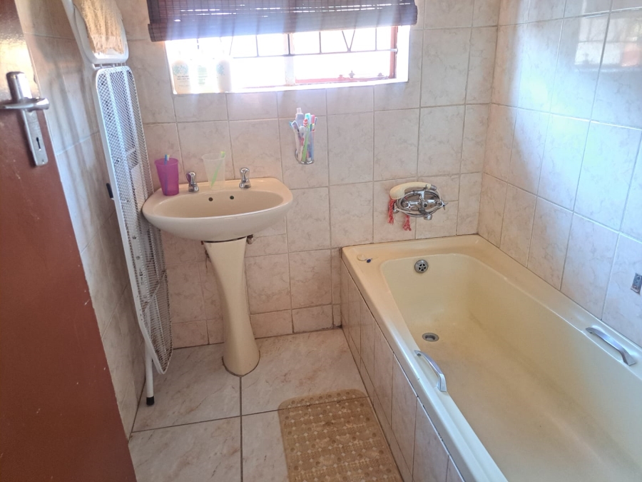 3 Bedroom Property for Sale in Soshanguve East Gauteng