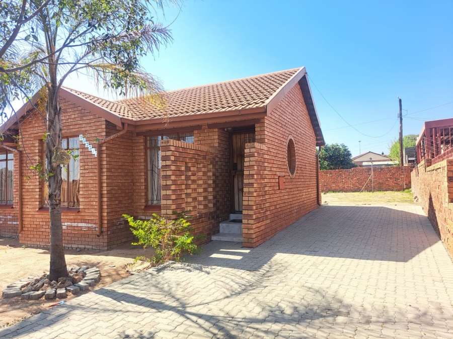 3 Bedroom Property for Sale in Soshanguve East Gauteng
