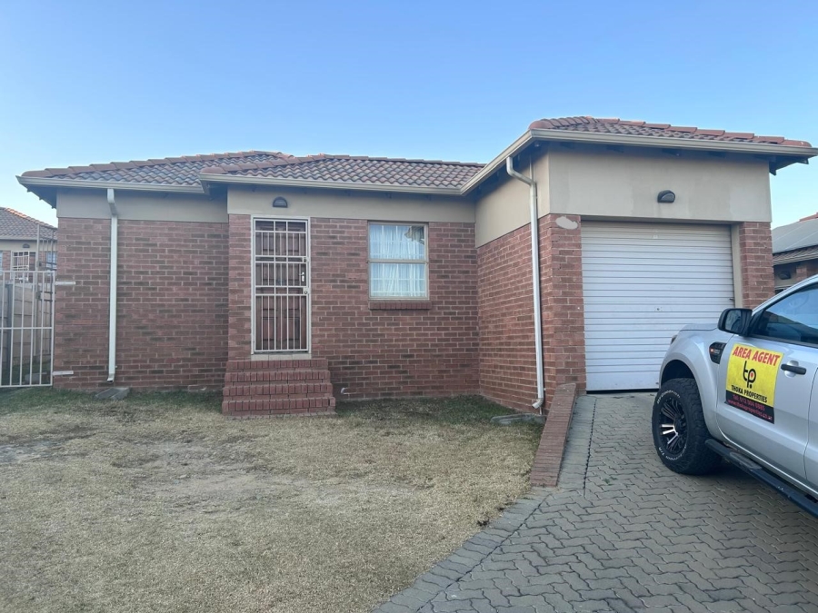 3 Bedroom Property for Sale in Olievenhoutbosch Gauteng