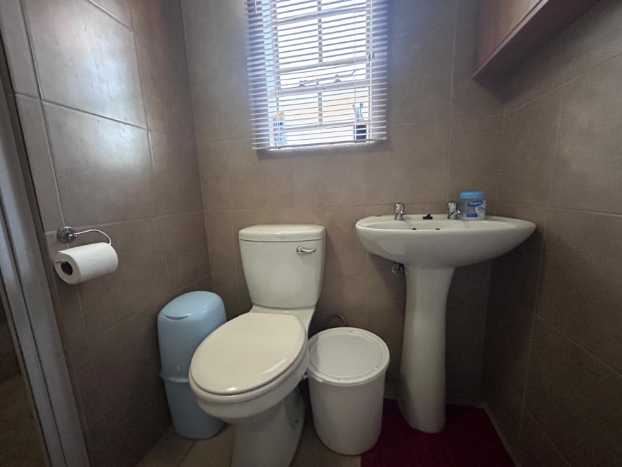 3 Bedroom Property for Sale in Olievenhoutbosch Gauteng