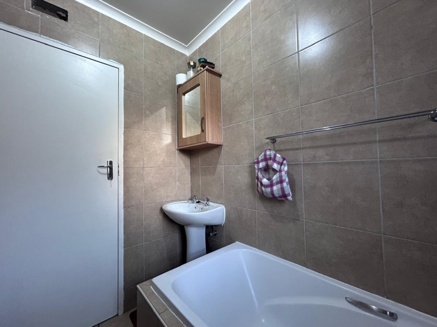 3 Bedroom Property for Sale in Olievenhoutbosch Gauteng