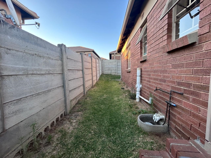 3 Bedroom Property for Sale in Olievenhoutbosch Gauteng