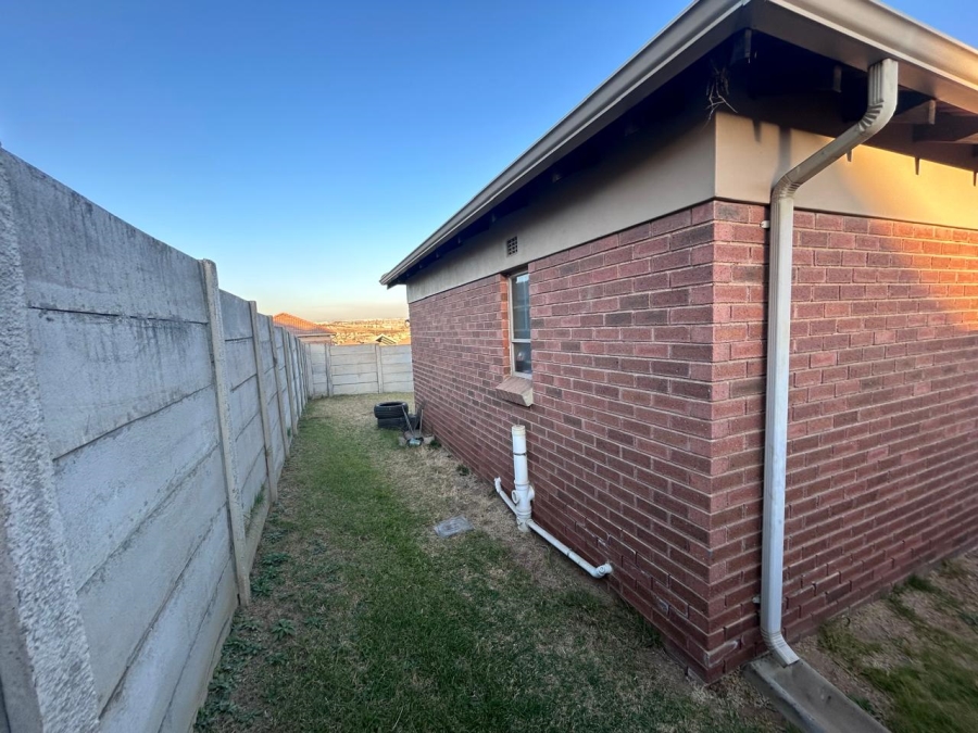 3 Bedroom Property for Sale in Olievenhoutbosch Gauteng