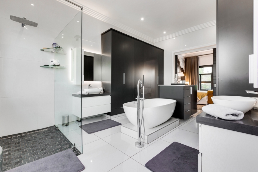 4 Bedroom Property for Sale in Helderfontein Estate Gauteng