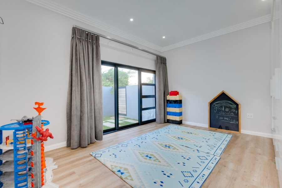 4 Bedroom Property for Sale in Helderfontein Estate Gauteng