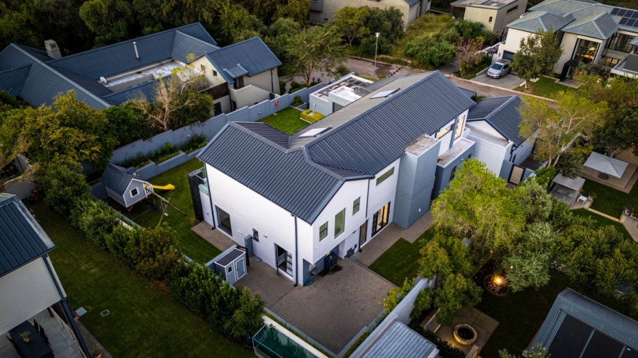 4 Bedroom Property for Sale in Helderfontein Estate Gauteng