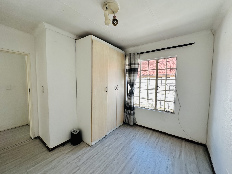 2 Bedroom Property for Sale in Meredale Gauteng