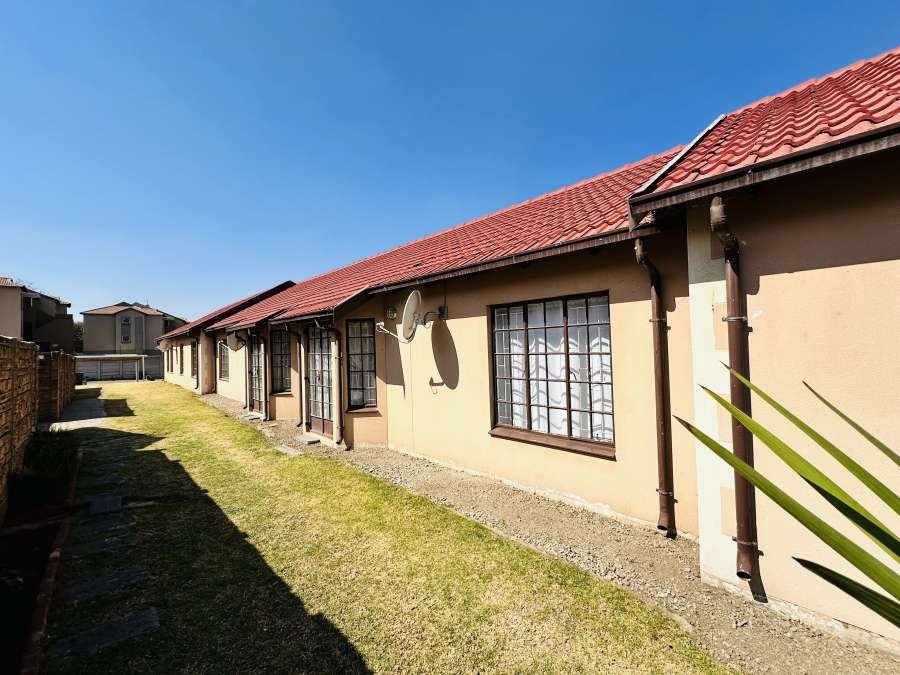 2 Bedroom Property for Sale in Meredale Gauteng